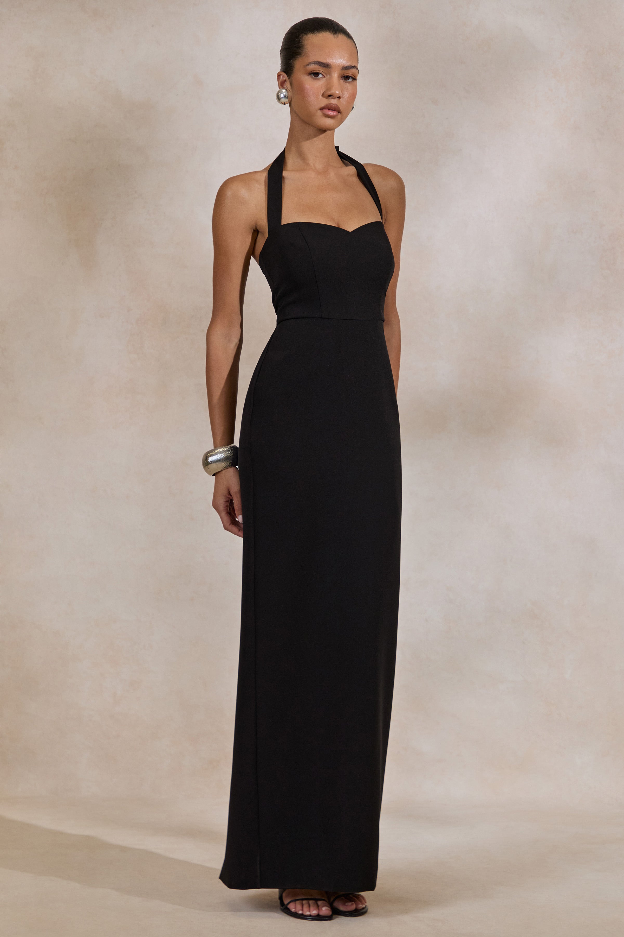 Heloira | Black Sweetheart-Neck Maxi Dress